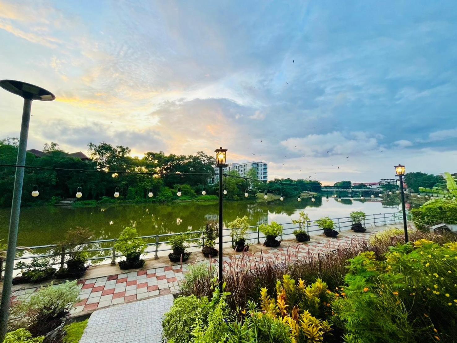 Usabai Riverside Boutique Hotel Чантхабурі Екстер'єр фото